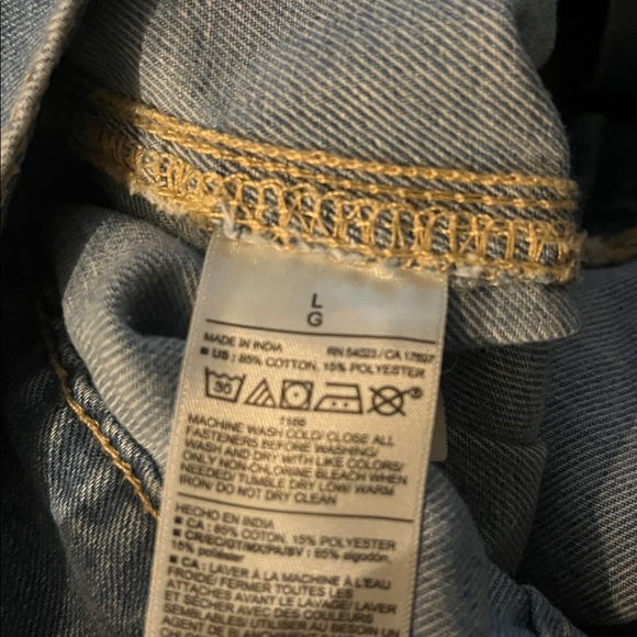 3/$15. Old Navy Jeans L - Picture 8 of 8